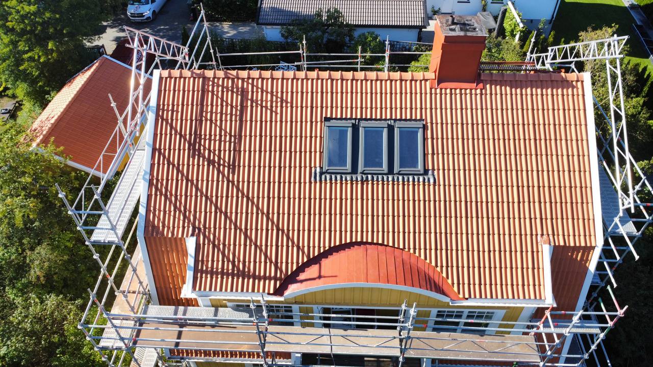 Efter — Komplett Takbyte Villa Stocksund